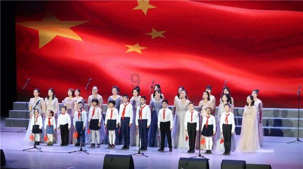救援跳绳女孩